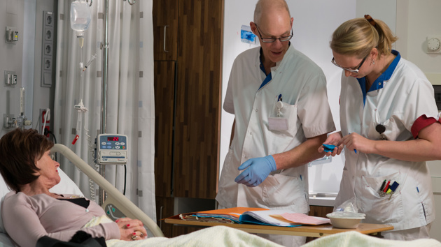 Immuuntherapie 2 zorgverleners en patient